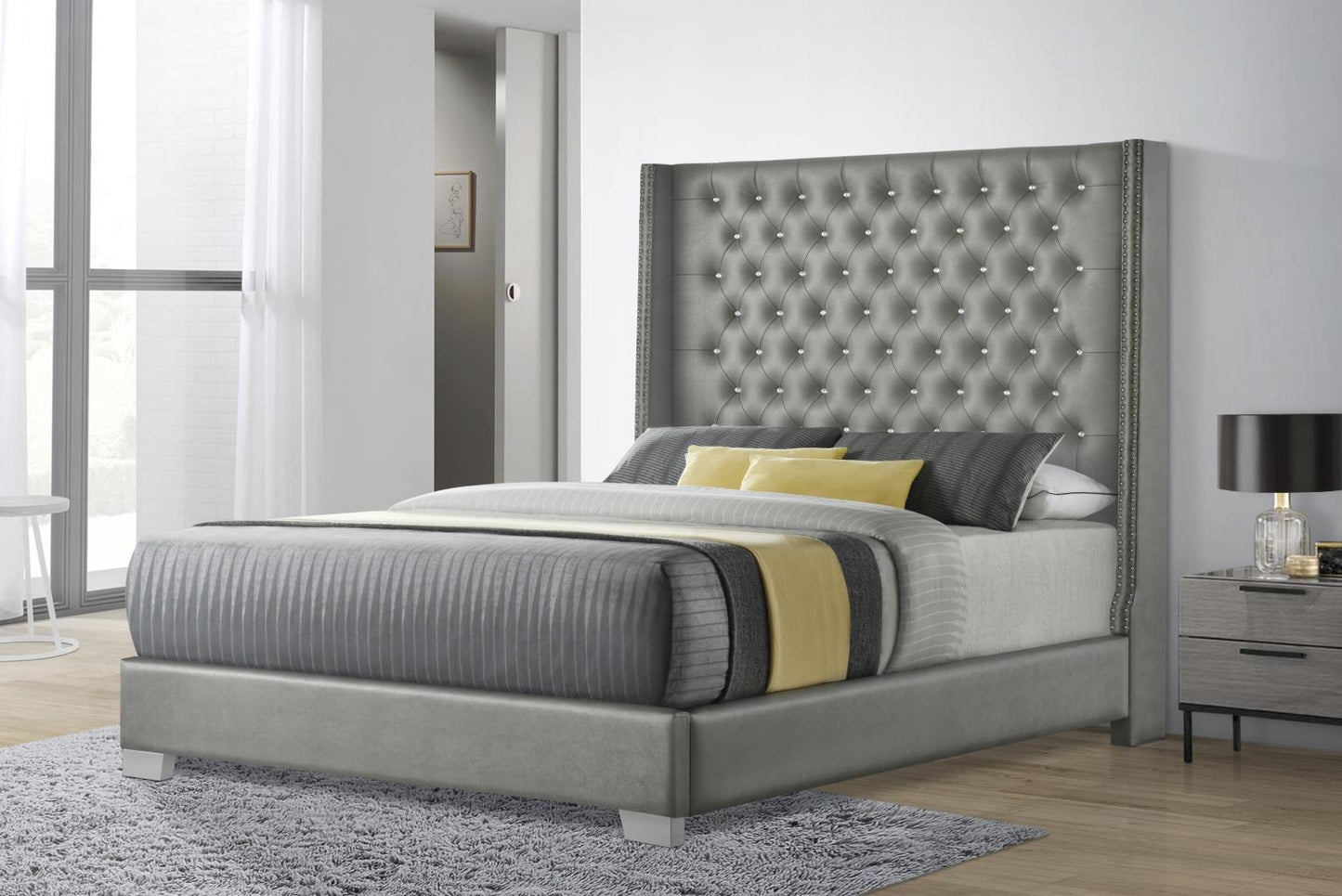 B578-Q	GRAY, BLACK OR WHITE LEATHER QUEEN BED