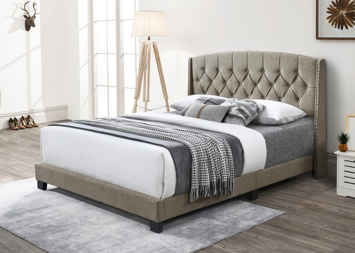 B596-Q	BEIGE, CHARCOAL OR TAN QUEEN BED