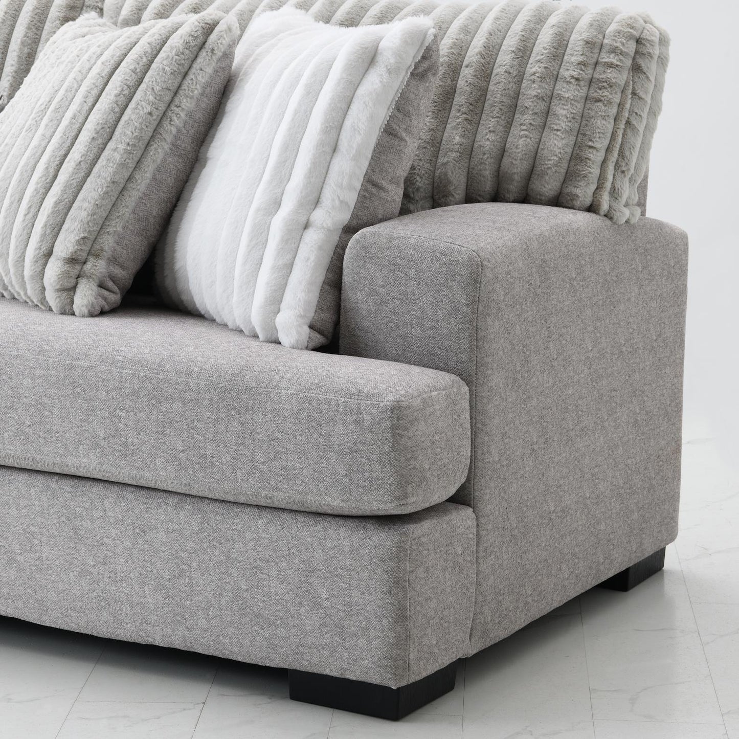 U258	LIGHT GRAY 3 PC SECTIONAL & OTTOMAN